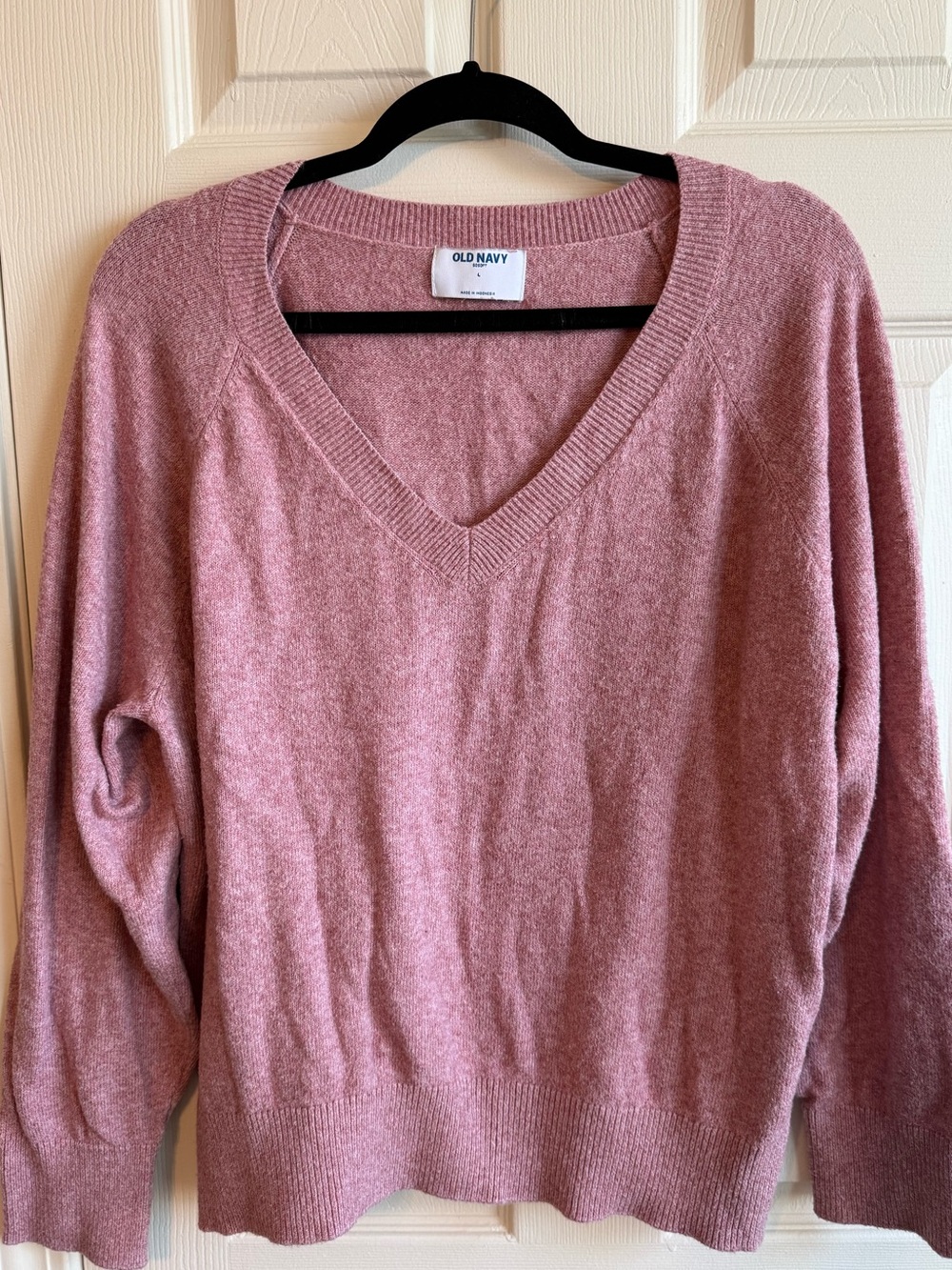 Women’s Old Navy sweater lot - Picture 3 of 4